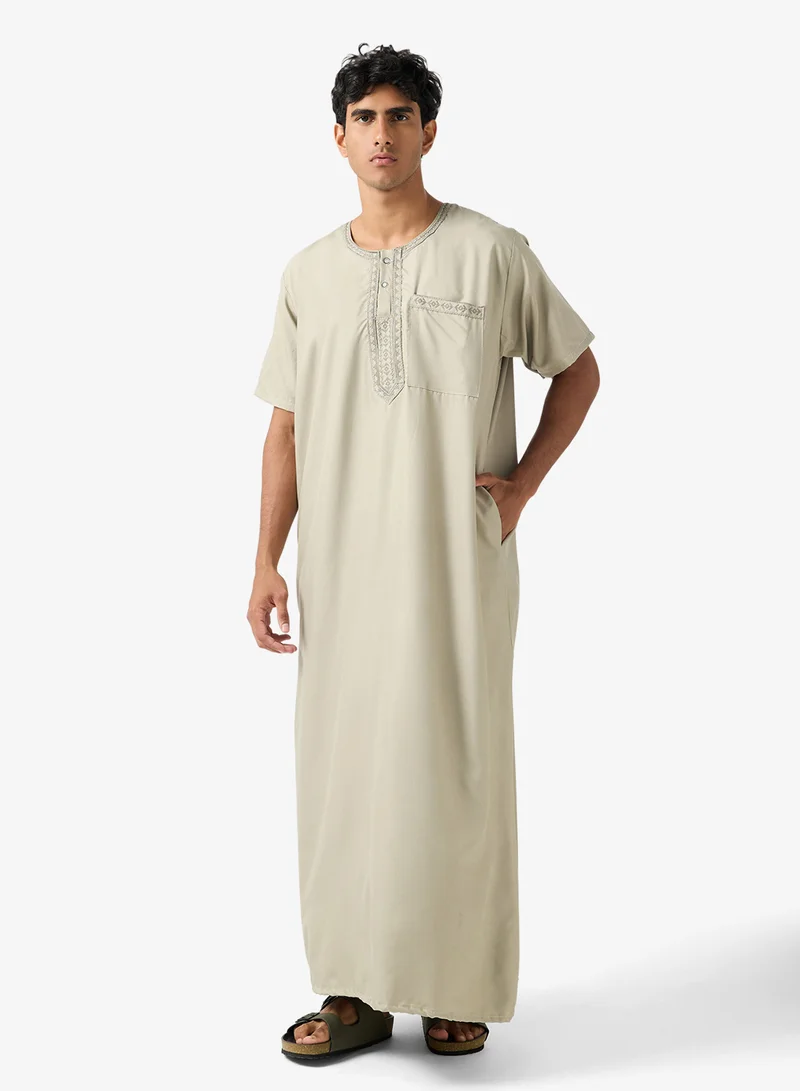 Robert Wood  Round Neck Classic Thobe for Men | Best Price UAE